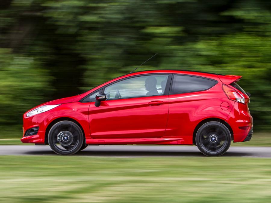  Ford Fiesta Zetec S Red 2014 года  (UK) (фото 26 из 26)